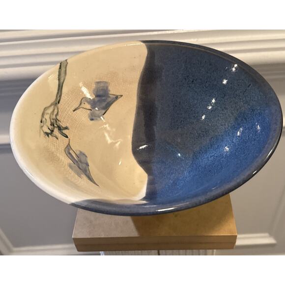 Vintage HighWall Studio Pottery Bowl Blue Cream Glaze Hummingbird Design Mint - Picture 2 of 7